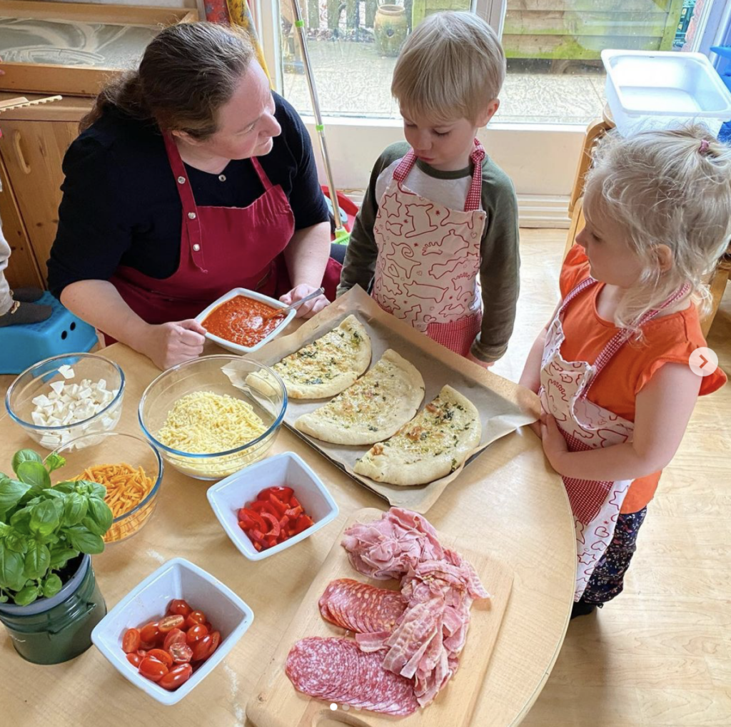 making food - pizzas